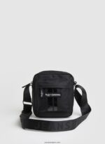 hombres bolsa crossbody con logo en relieve Pepe Jeans 44JTZ1292 negro