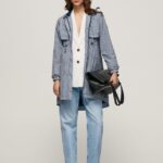 mujer parka ligera con logo en toda la prenda Pepe Jeans 44JTZ137 multi