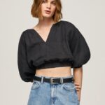 mujer top corto con cuello en V Pepe Jeans 44JTZ374 negro